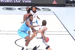 曾经也是NBA榜眼！比斯利在BIG 3联赛对位乔-约翰逊爆砍31分10板